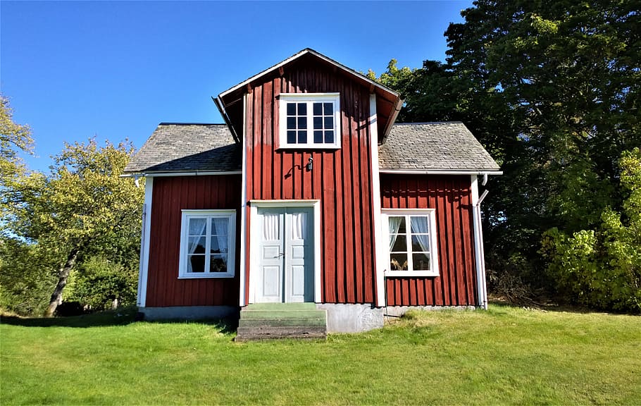 Old Wooden Barn With Ivy Rustic Images Foundmyself Wooden Barn Barn Pictures Old Barns