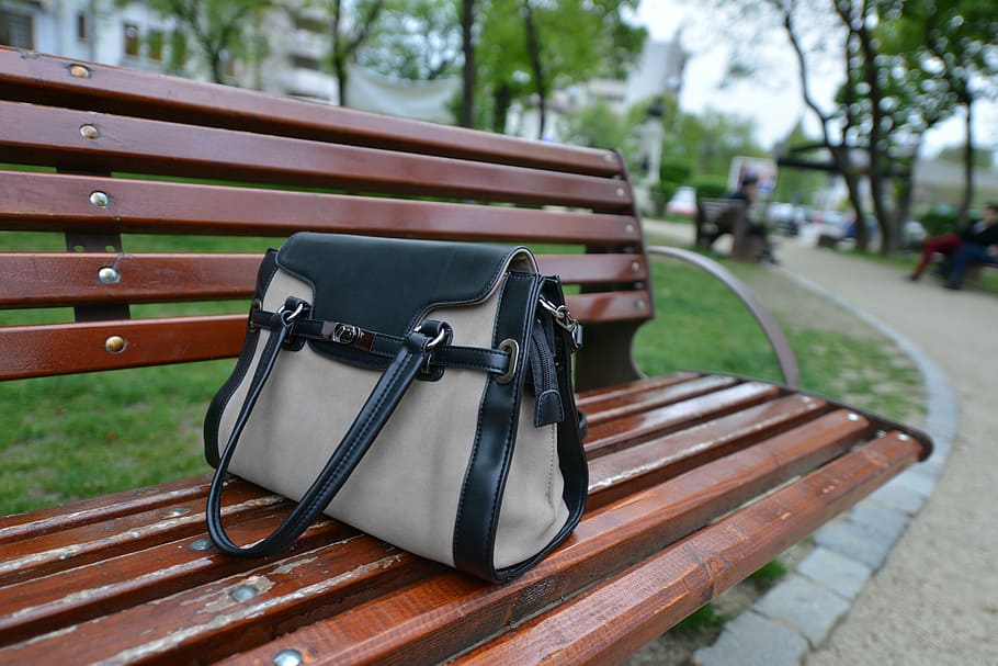 bag, bench, park, lady, forgonet, lost, stuff, outdoors, focus on foreground HD wallpaper