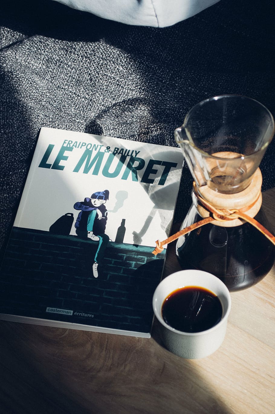 Le Muret book and white ceramic cup, coffee, reading, drink HD wallpaper