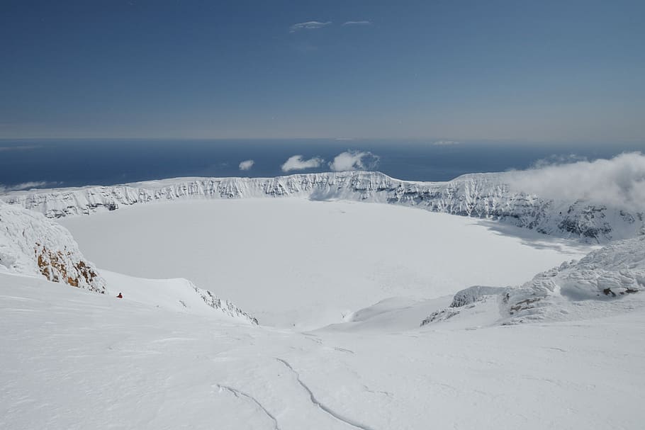 Kamchatka, snow covered mountain under clear sky, blue, cloud HD wallpaper