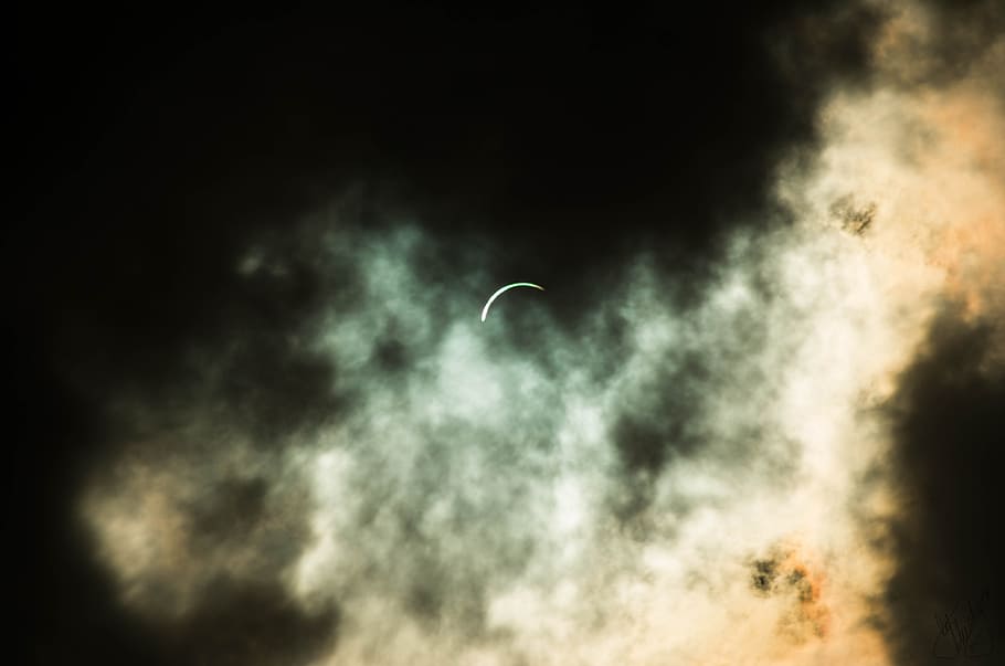 low angle photo of smoke at night time, solar eclipse, sun HD wallpaper