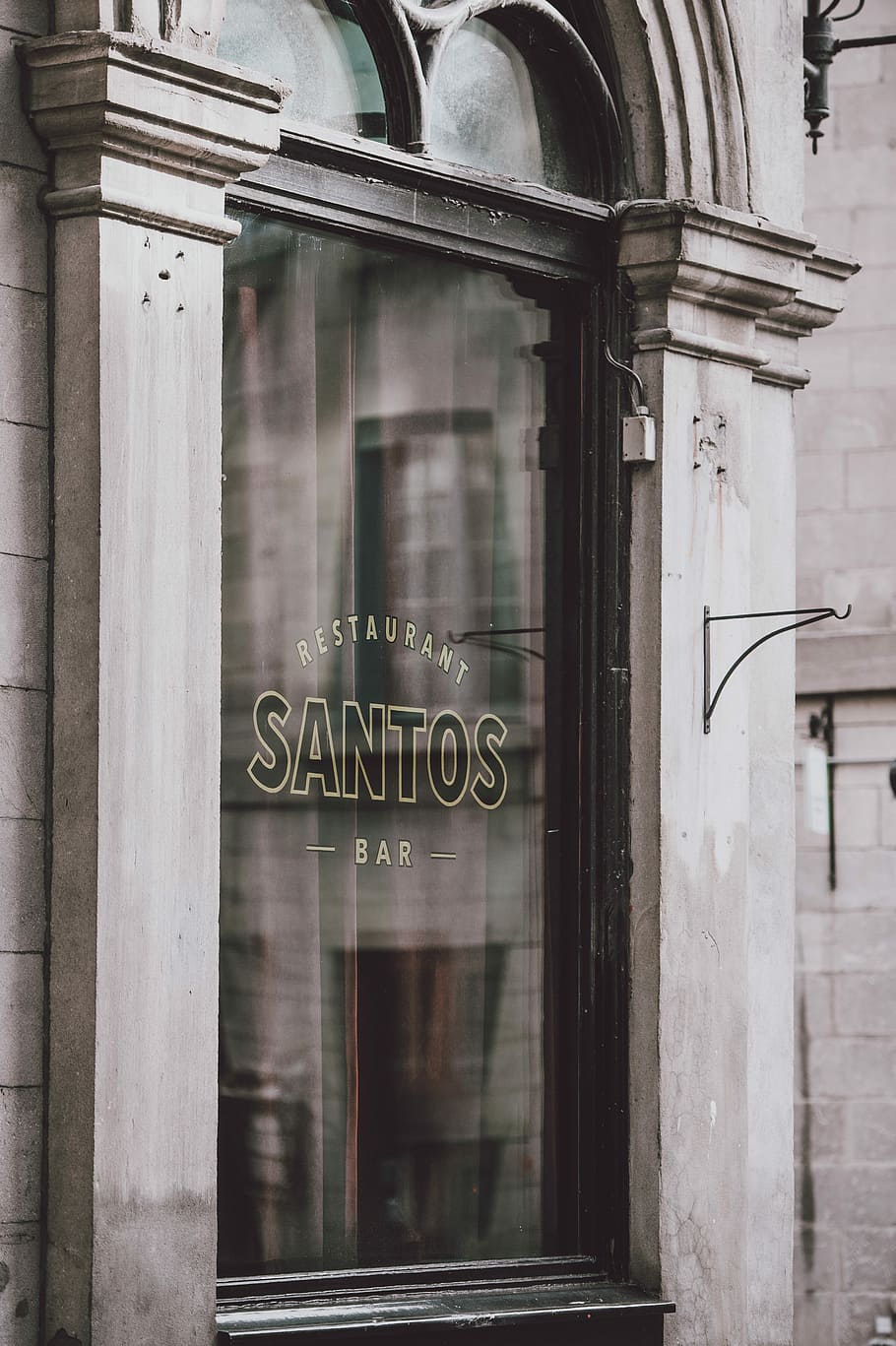 Santos Restaurant and Bar, window, stone, concrete, building HD wallpaper