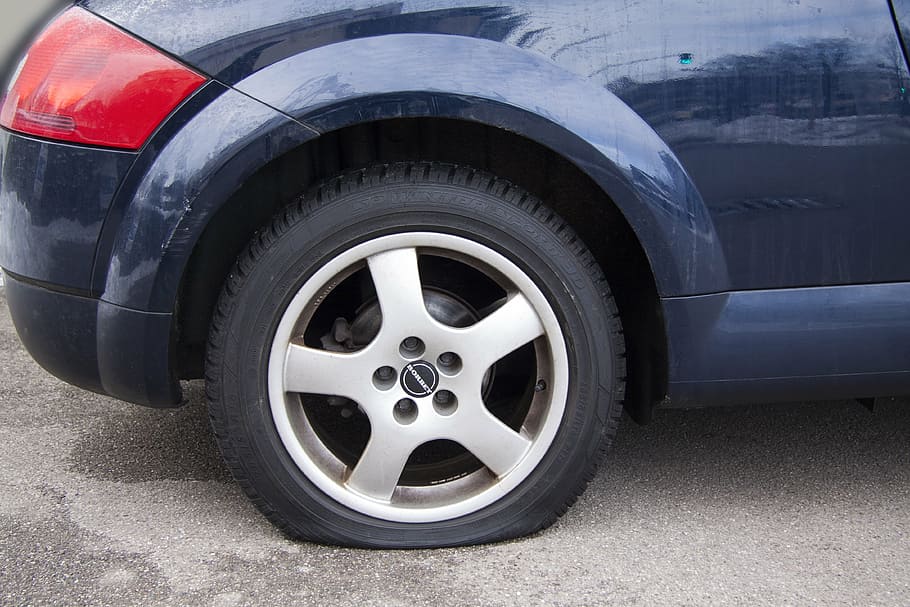 blue vehicle, flatfoot, senselessly mature, flat tire, breakdown, HD wallpaper