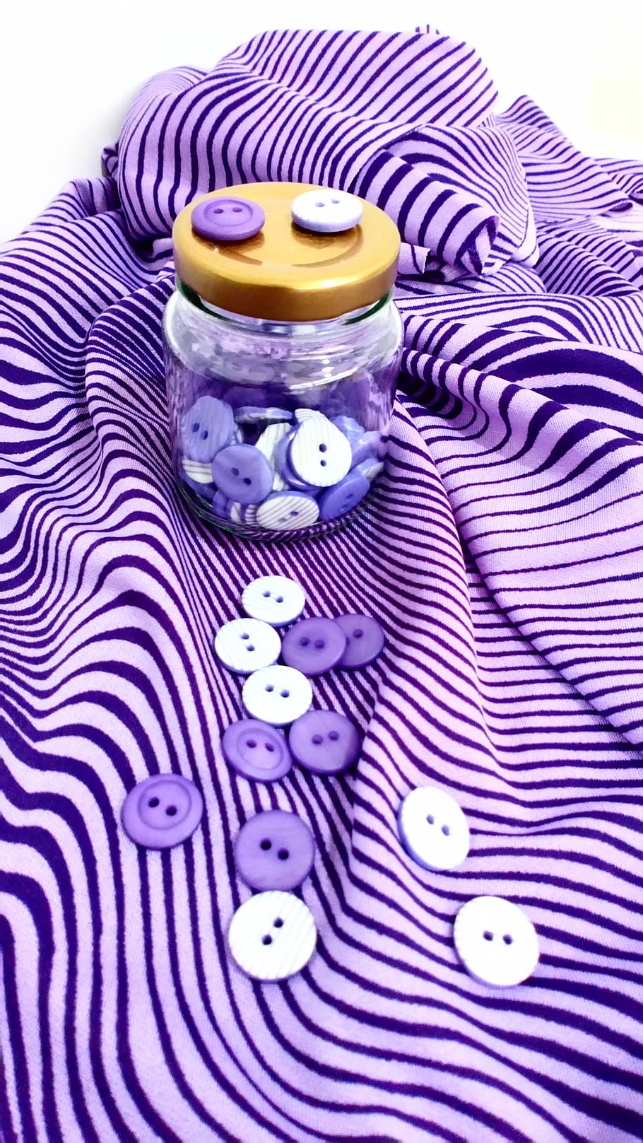 buttons, fabrics, color, textiles, sewing, design, pattern HD wallpaper