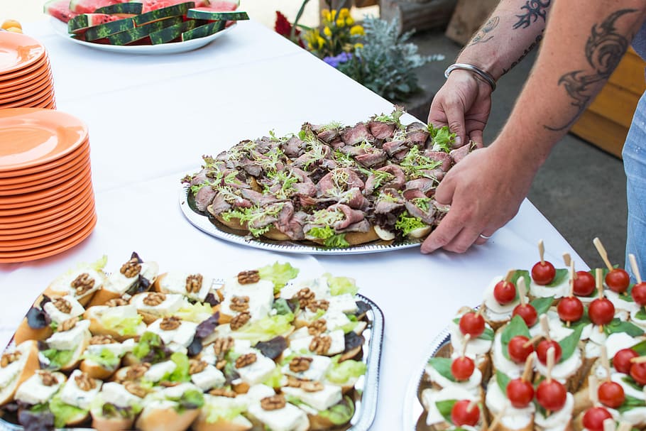 Celebration savory deli food, hands, roastbeef, people, meal HD wallpaper