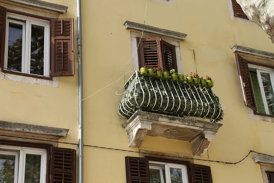 balcony, window, facade, old, croatia, architecture, town, house HD wallpaper