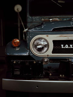 shallow focus photography of Toyota car, closeup photo of gray Toyota car HD wallpaper