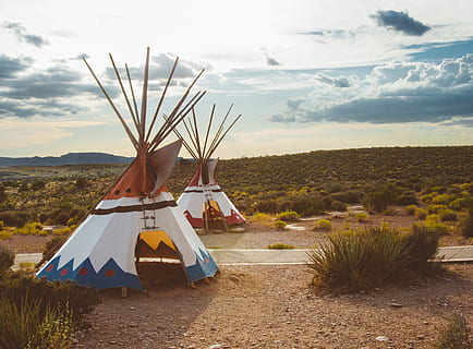 radioactiviteit Medaille basketbal HD wallpaper: Tee Pee - Grand Canyon, two white tipi tents, nomadic, native  american | Wallpaper Flare