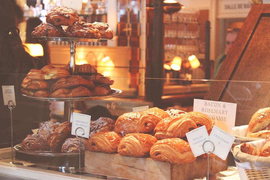 baked pastries, baked goods, bakery, bread, commerce, croissants HD wallpaper