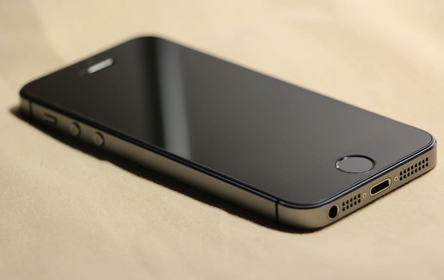 space gray iPhone 5s on brown surface, Iphone, 5S, Apple, Static