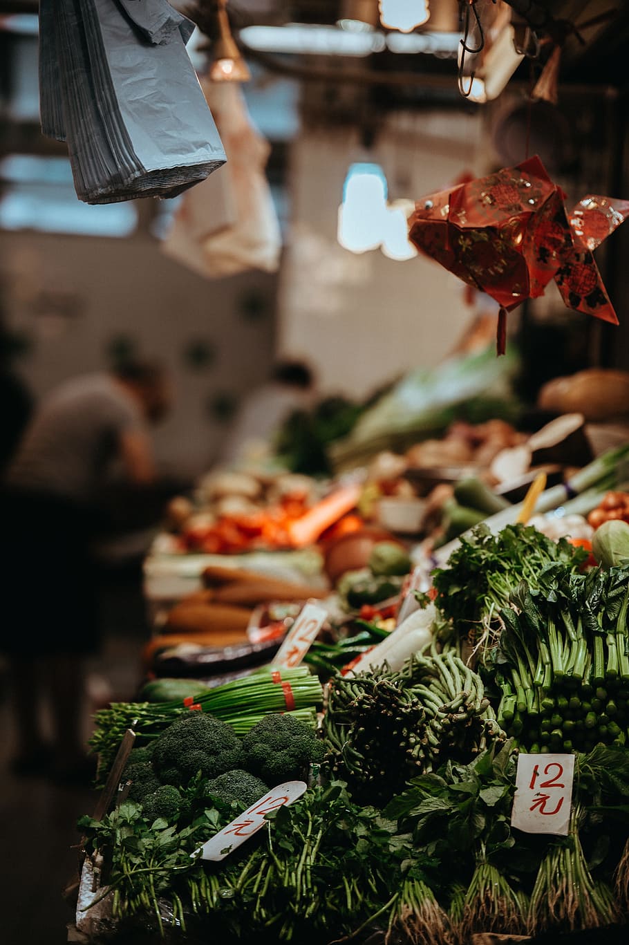 variety of vegetables on stall, photography of pile of vegetables HD wallpaper