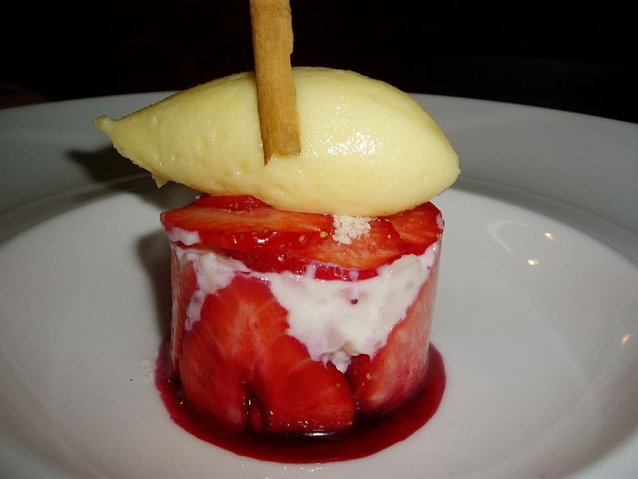 pastry, presentation, desserts, food and drink, plate, freshness HD wallpaper
