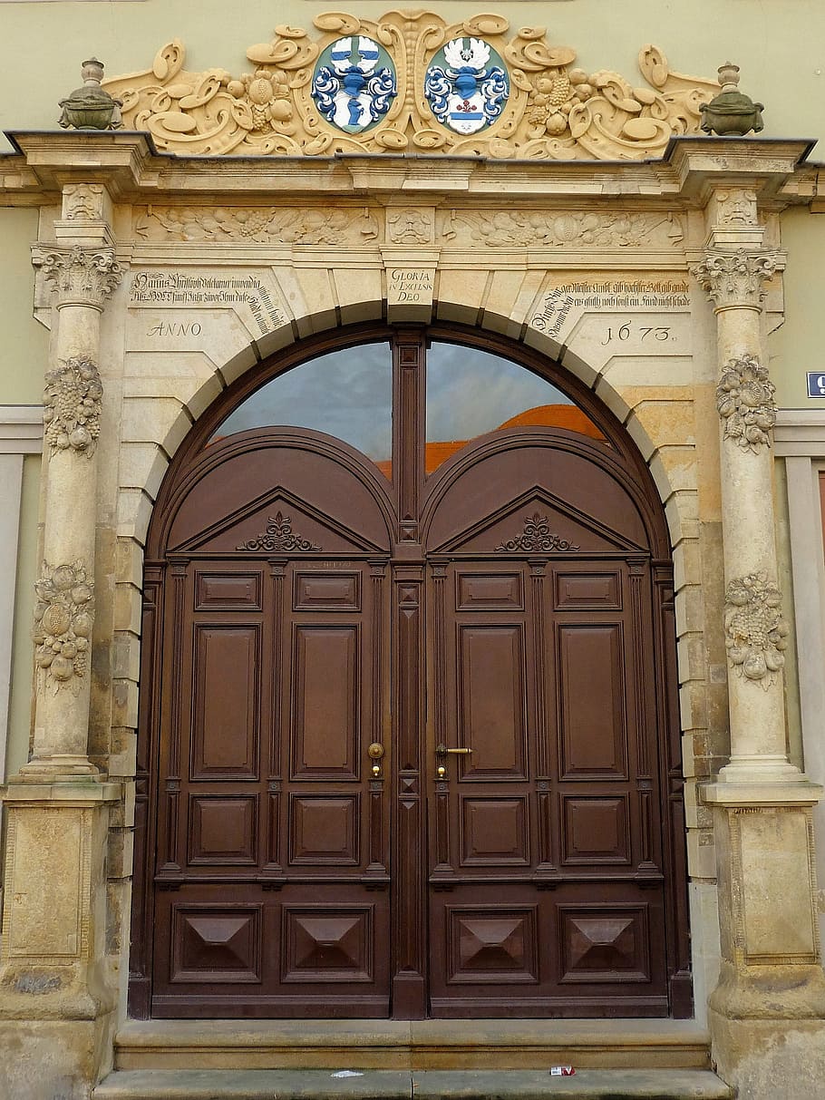 door, input, old door, gate, portal, building, architecture HD wallpaper