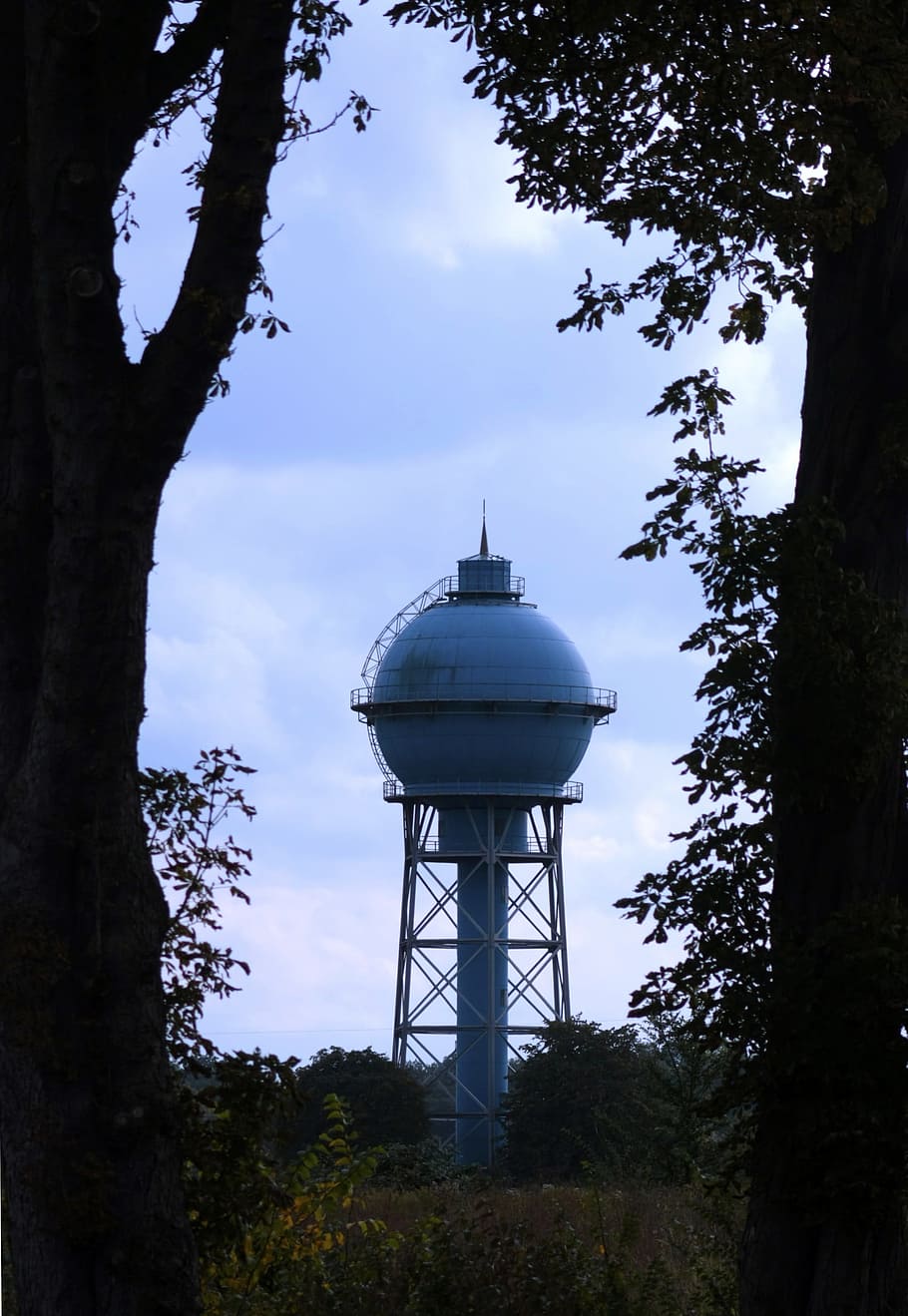 Tower air. Водяная башня. Старинная башня водяная. Башенка с водой. Grand Central Water Tower (большая водяная башня).