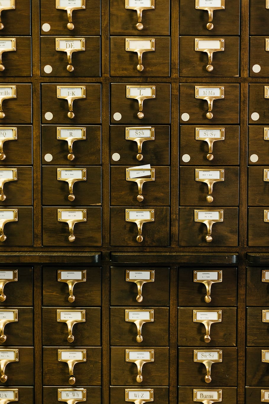 close-up photography of brown wooden card catalog, brown wooden drawers, HD wallpaper