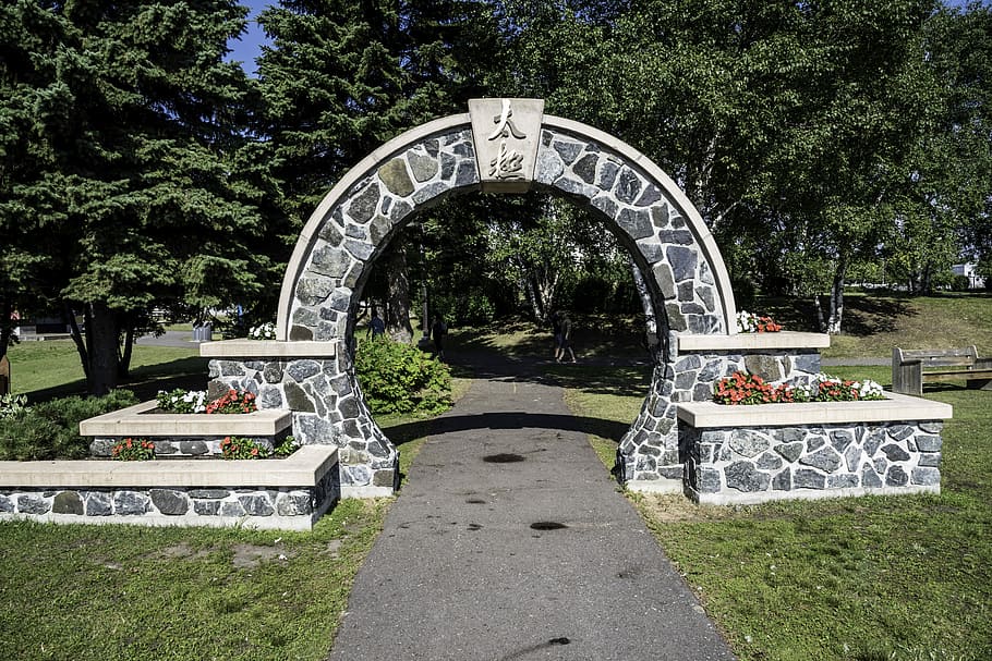 Entrance into the Taiji Chinese Garden in Thunder Bay, Ontario, HD wallpaper