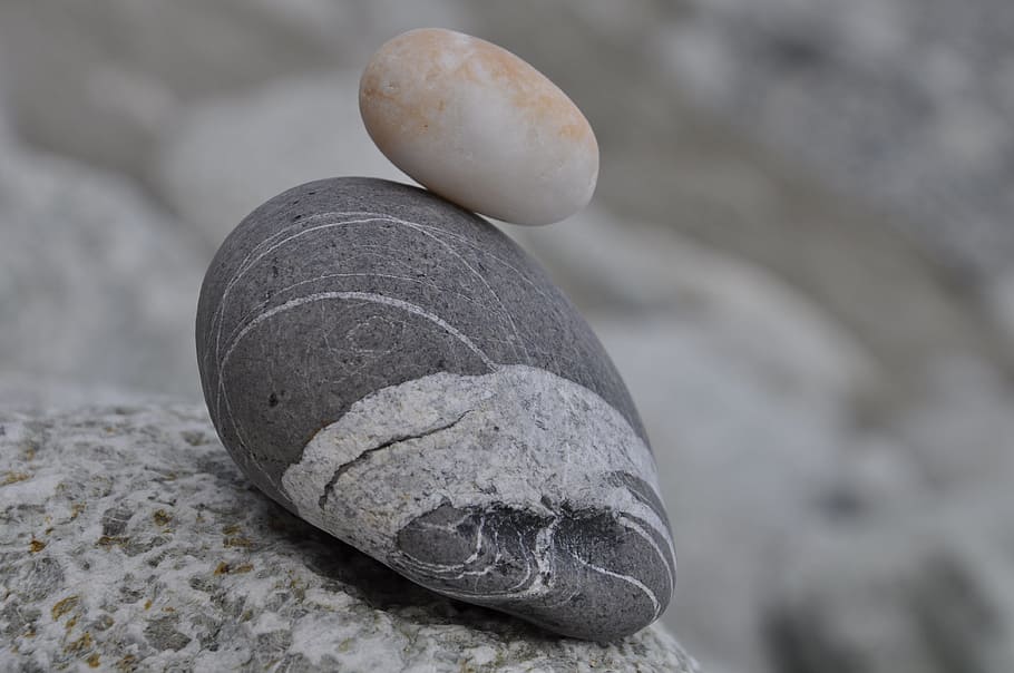 stone, balance, sassi, beach, close-up, focus on foreground HD wallpaper