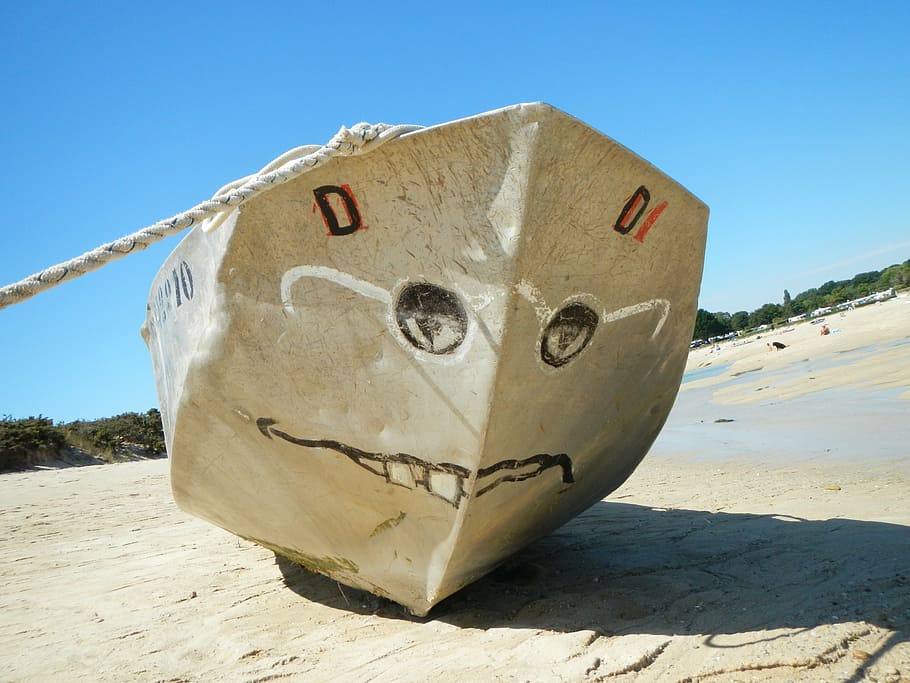 boot, ebb, beach, face, funny, sunlight, sky, nature, sand HD wallpaper