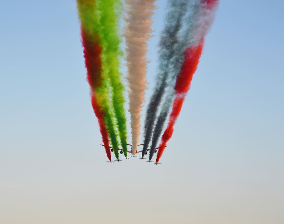 multicolored airshow, multicolored smoke streaks on sky during airplane airshow HD wallpaper