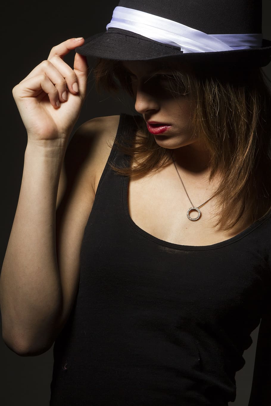 woman wearing black cap and black tank-top photography, model, HD wallpaper