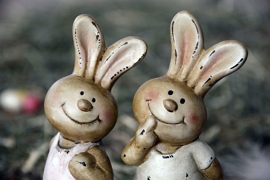 two white rabbit figurines, easter bunny, spring, love, hay HD wallpaper