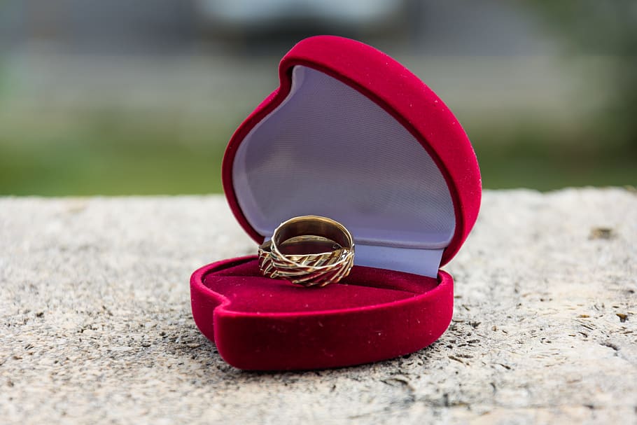 gold-colored ring in trinket case, wedding rings, wedding day