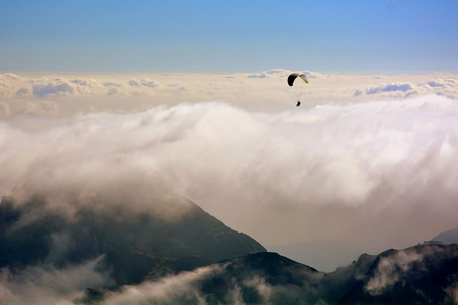 Paragliding, Clouds, Mountain, Fly, parachute, extreme sport HD wallpaper