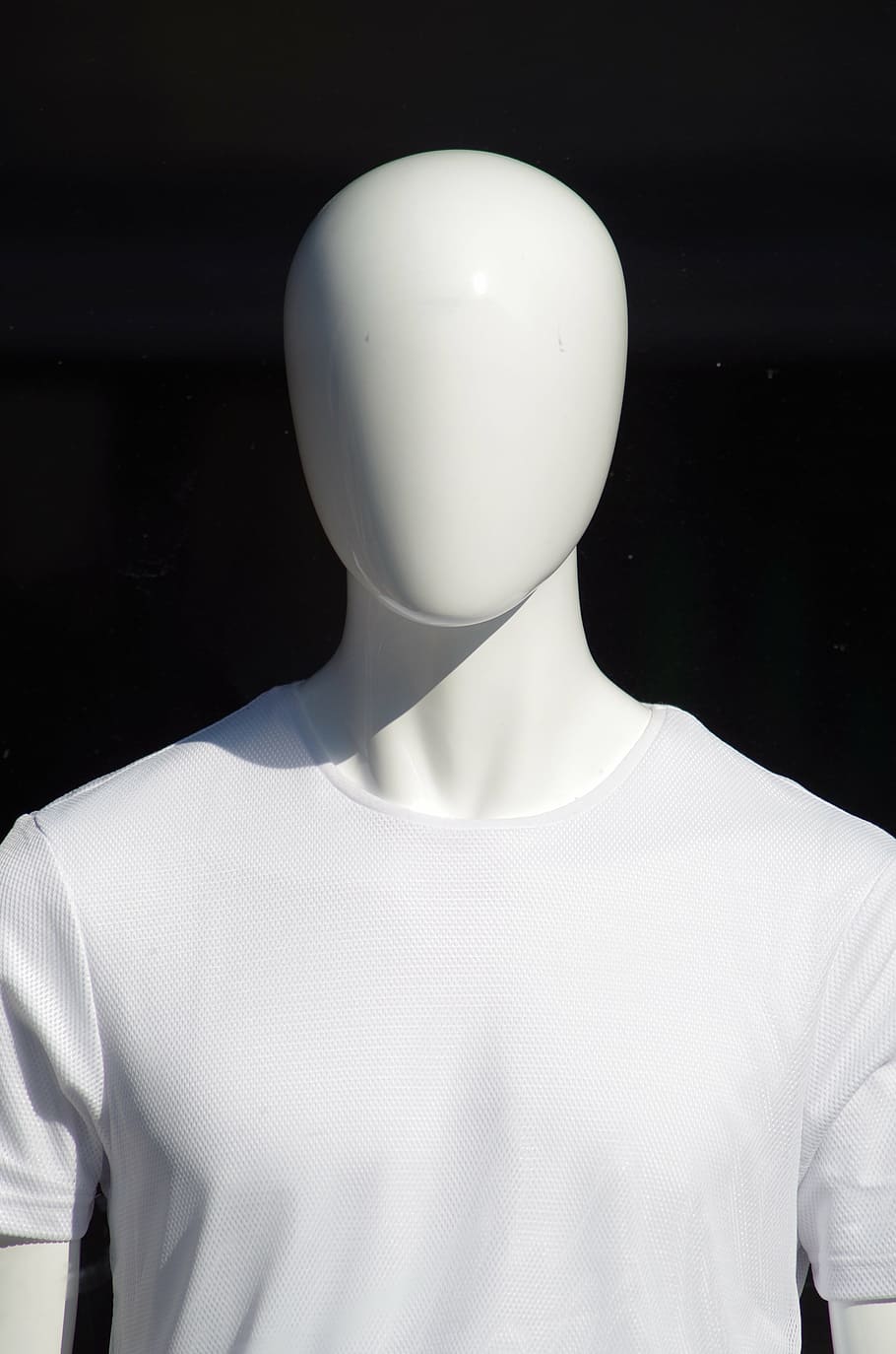 mannequin wearing white shirt, male, dummy, fashion, store, display