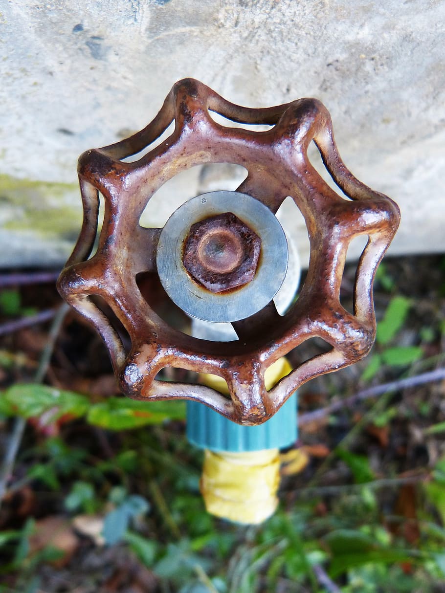 tap, old, vintage, hose, metal, focus on foreground, rusty HD wallpaper