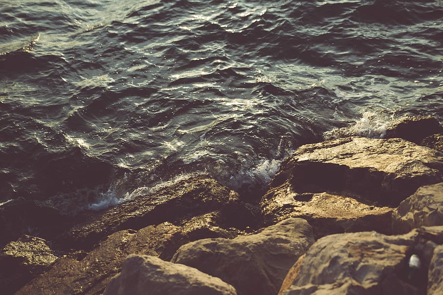 rocks beside body of water, brown rock, ocean, splash, wave, tide HD wallpaper