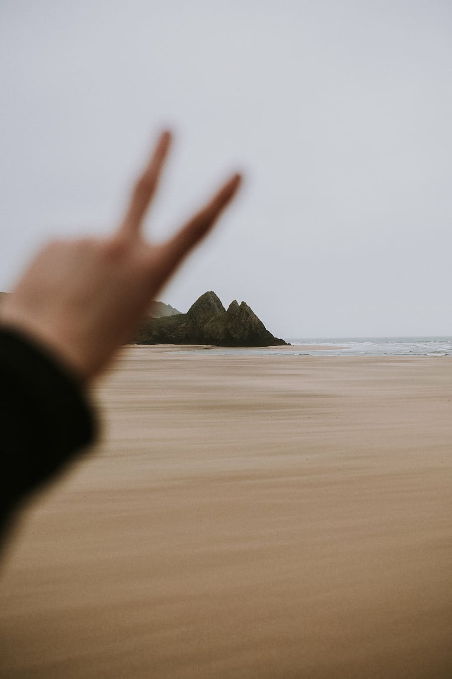 person showing left hand, sea, ocean, sand, travel, beach, peace, HD wallpaper