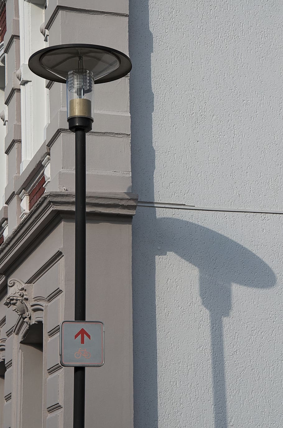 lamp, facade, street light, home front, shadow, lantern, building exterior HD wallpaper