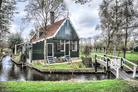 house beside river and trees, zaandam, dutch, netherlands, zaanse HD wallpaper