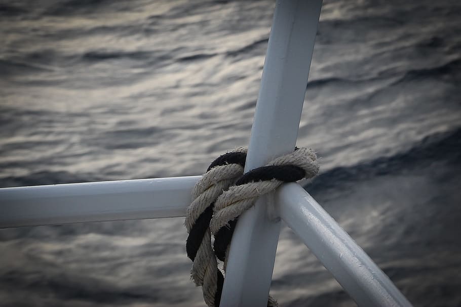 rope, boat, sea, knot, deck, ship, golf, water, cable, cord HD wallpaper