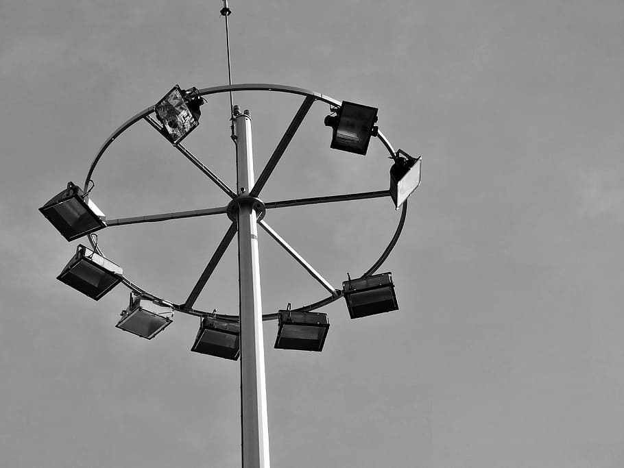 black and white, himmel, headlight, lights, airport, sky, low angle view HD wallpaper