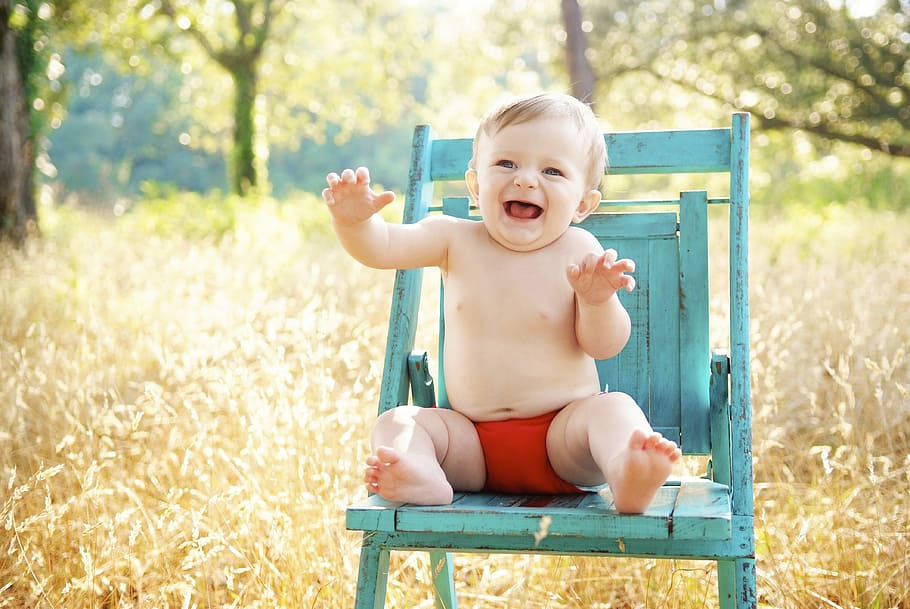 baby sitting on blue wooden chair, adorable happy baby, cute baby, HD wallpaper