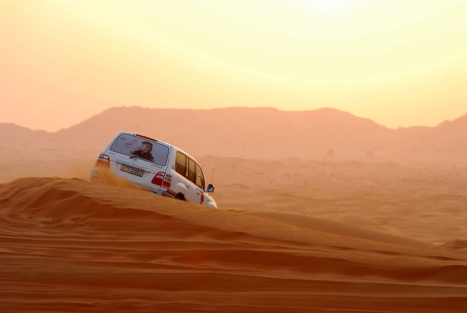 white vehicle on desert, sand, sunset, dubai, arab, downhill HD wallpaper