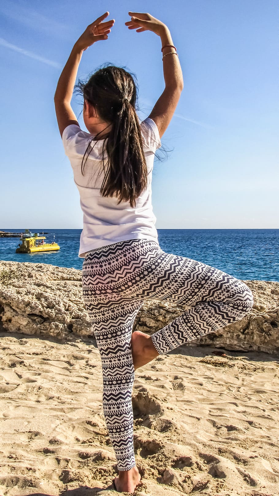 Girl, Dancing, Beach, Motion, Active, happy, sea, arms raised HD wallpaper