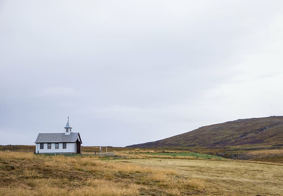 white house on empty field under gray sky, blue, daytime, highland HD wallpaper