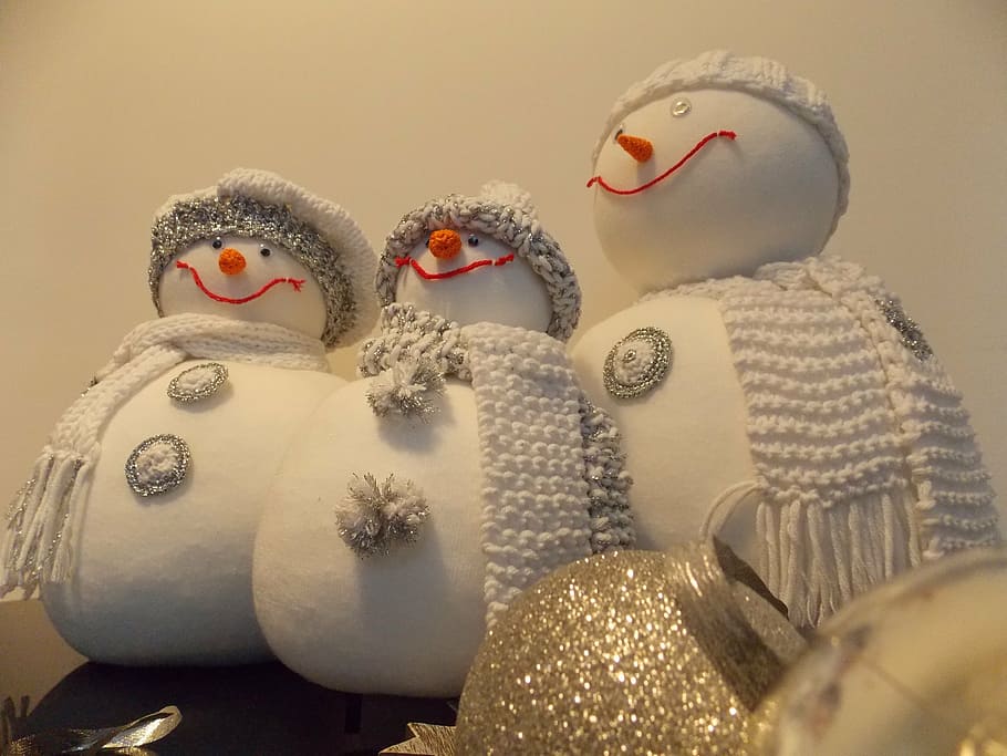 snowman, white, winter, carrot, frost, cute, funny, scarf, childhood HD wallpaper