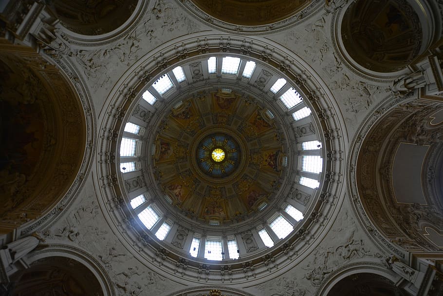 low-angle photography of brown and white concrete ceiling, cathedral ceiling HD wallpaper