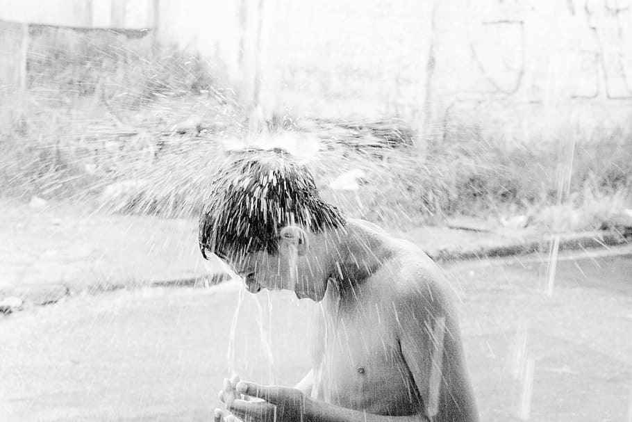 boy taking a bath outdoors, raining, cold, fresh, ice bucket challenge HD wallpaper