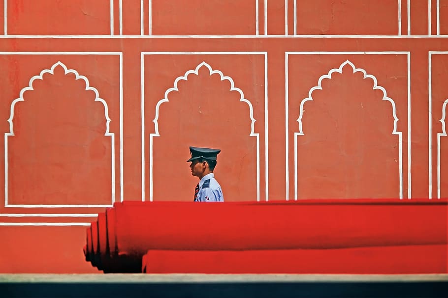red, wall, carpet, man, guard, india, palace, travel, jaipur, HD wallpaper