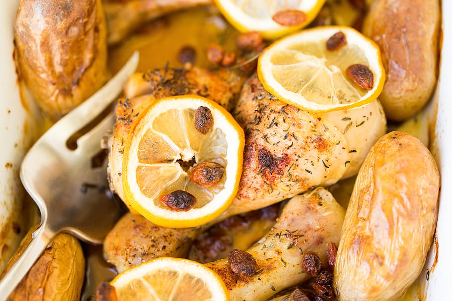 cooked meat with sliced lemon, chicken lemons, dish, dinner HD wallpaper