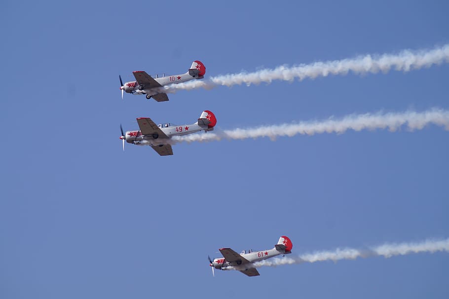 Aerobics, Plane, India, airshow, flying, mid-air, aerobatics HD wallpaper