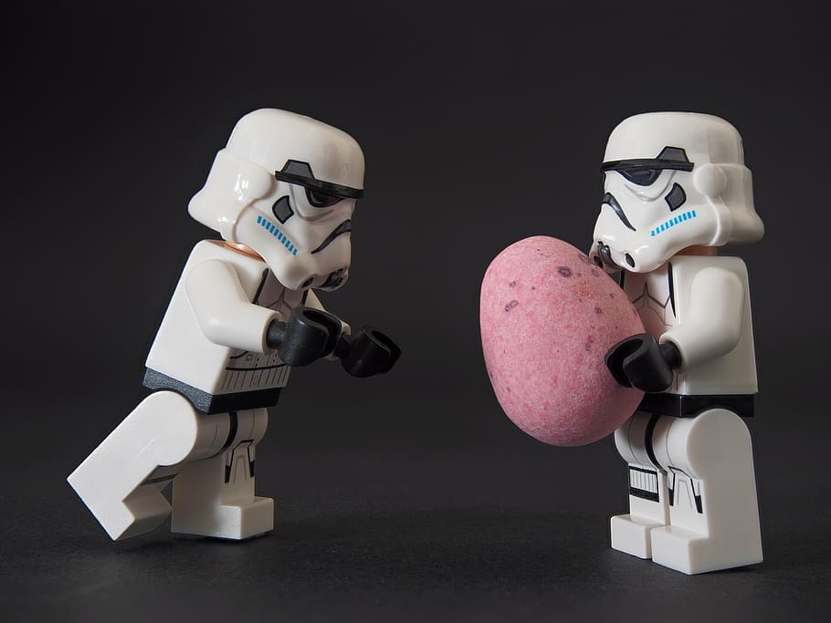 Joyeux Sixième Anniversaire : Easter-egg-lego-stormtrooper
