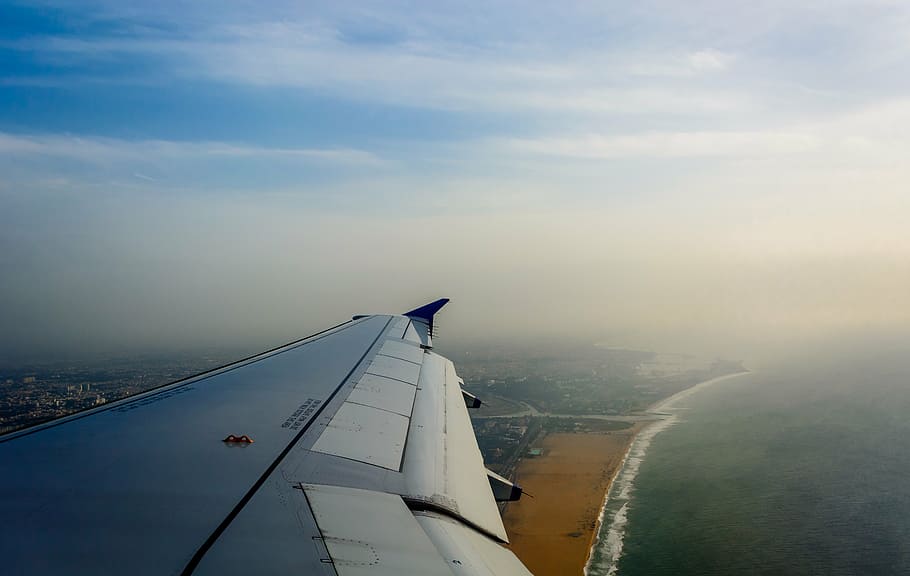 airplane wing, airplane window, beach, beach view, aircraft HD wallpaper