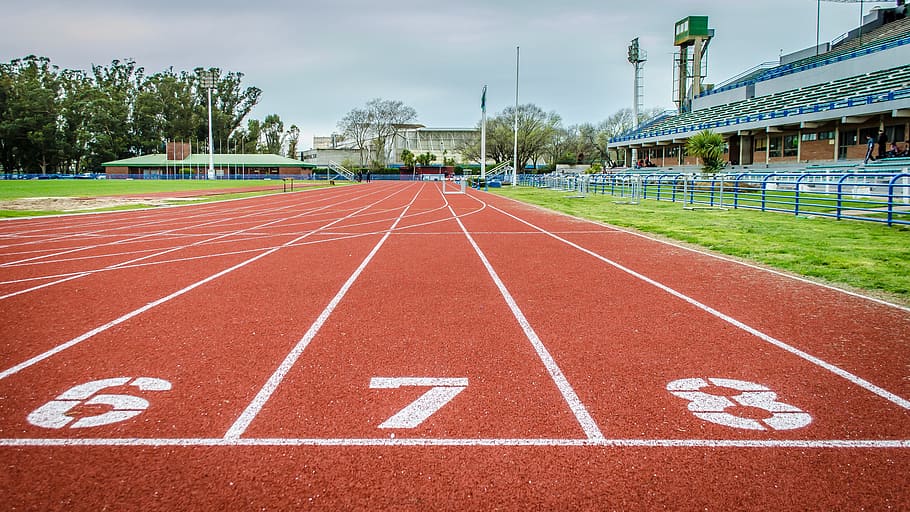 brown track n field field photo, athletics, 100 meters, tartan