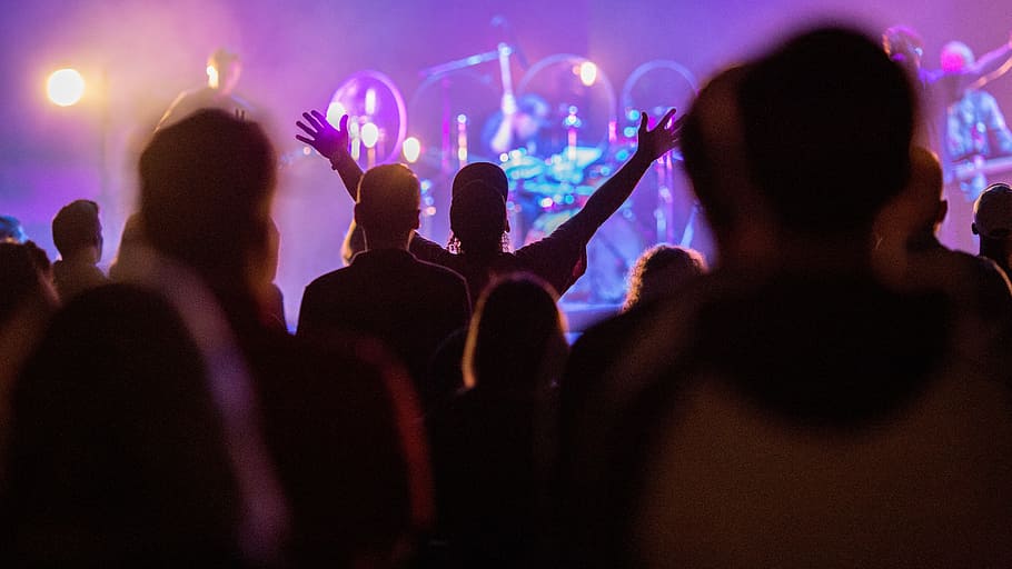 people dancing inside building, photo of group of peoplke, concert HD wallpaper