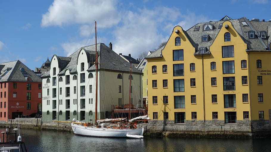 Alesund, Norway, Port, Boat, Water, buildings, building exterior, HD wallpaper